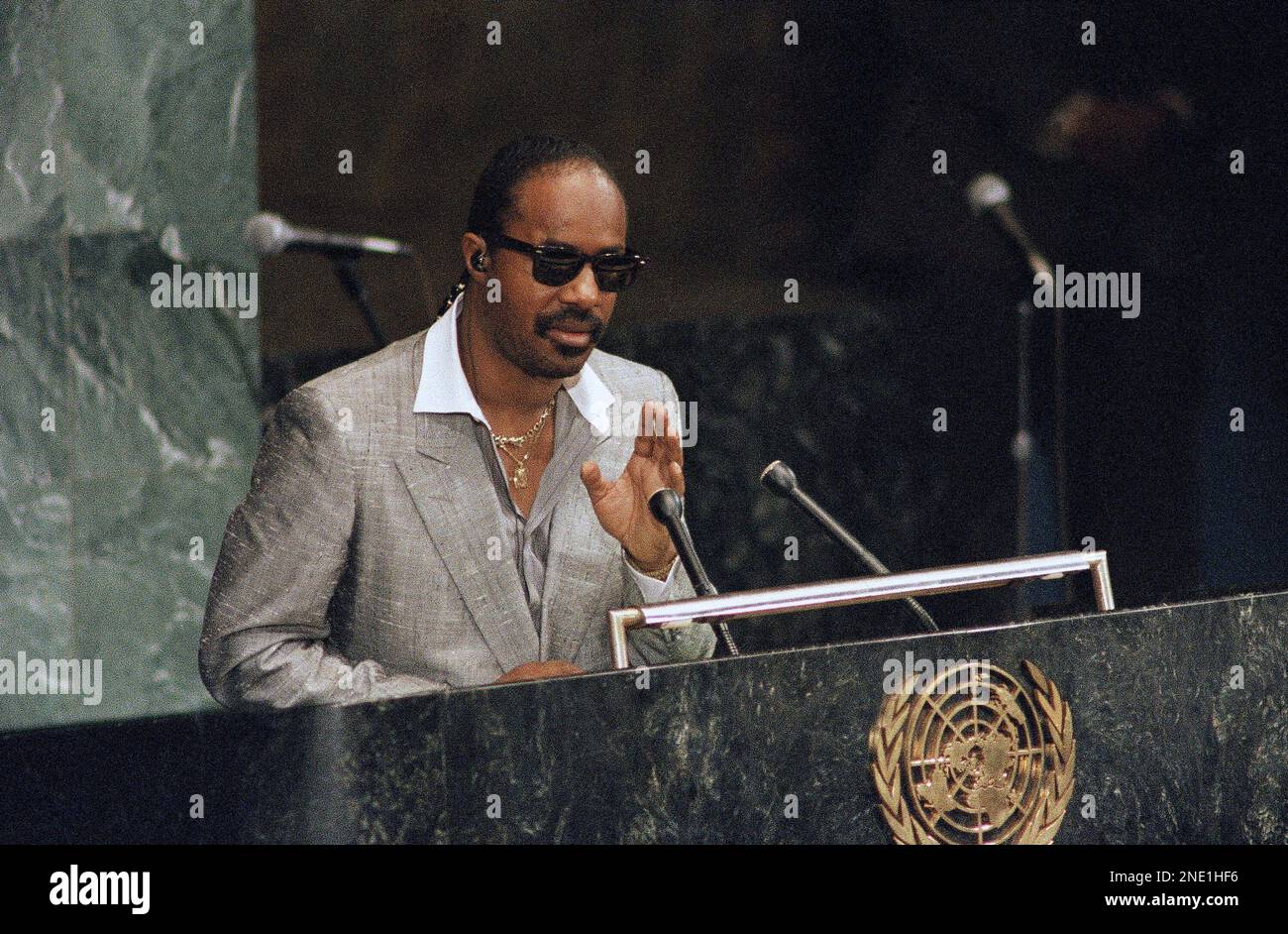 Stevie Wonder speaks to United Nations Assembly, May 13, 1985. (AP