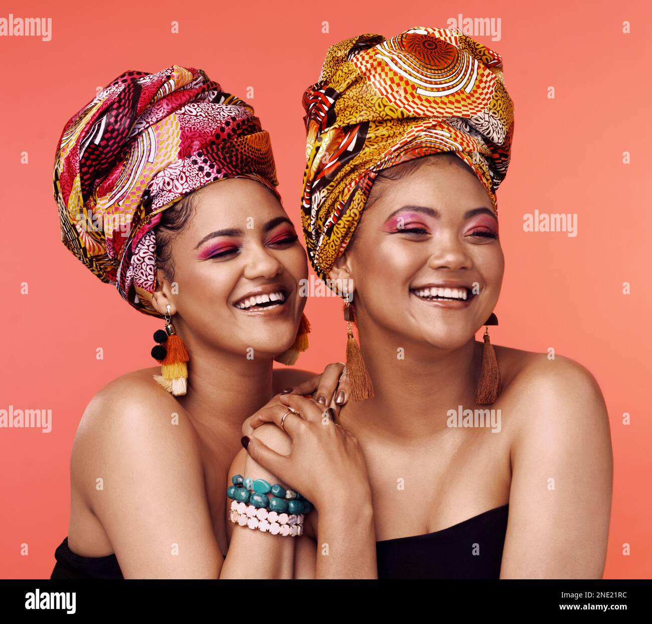 Two young stunning african hi-res stock photography and images - Alamy