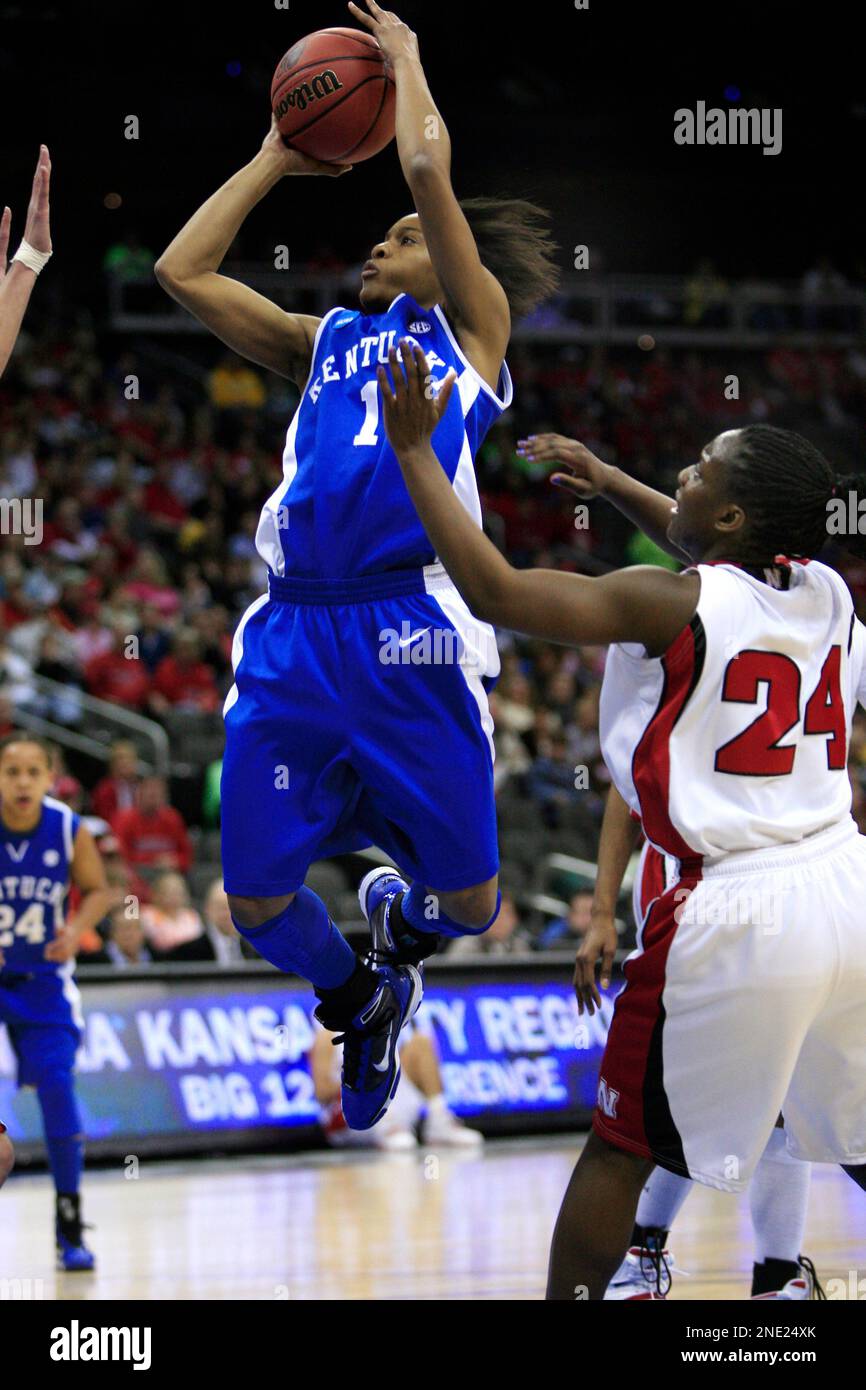 Kentucky guard A'dia Mathies (1) shoots over the defense of Nebraska ...