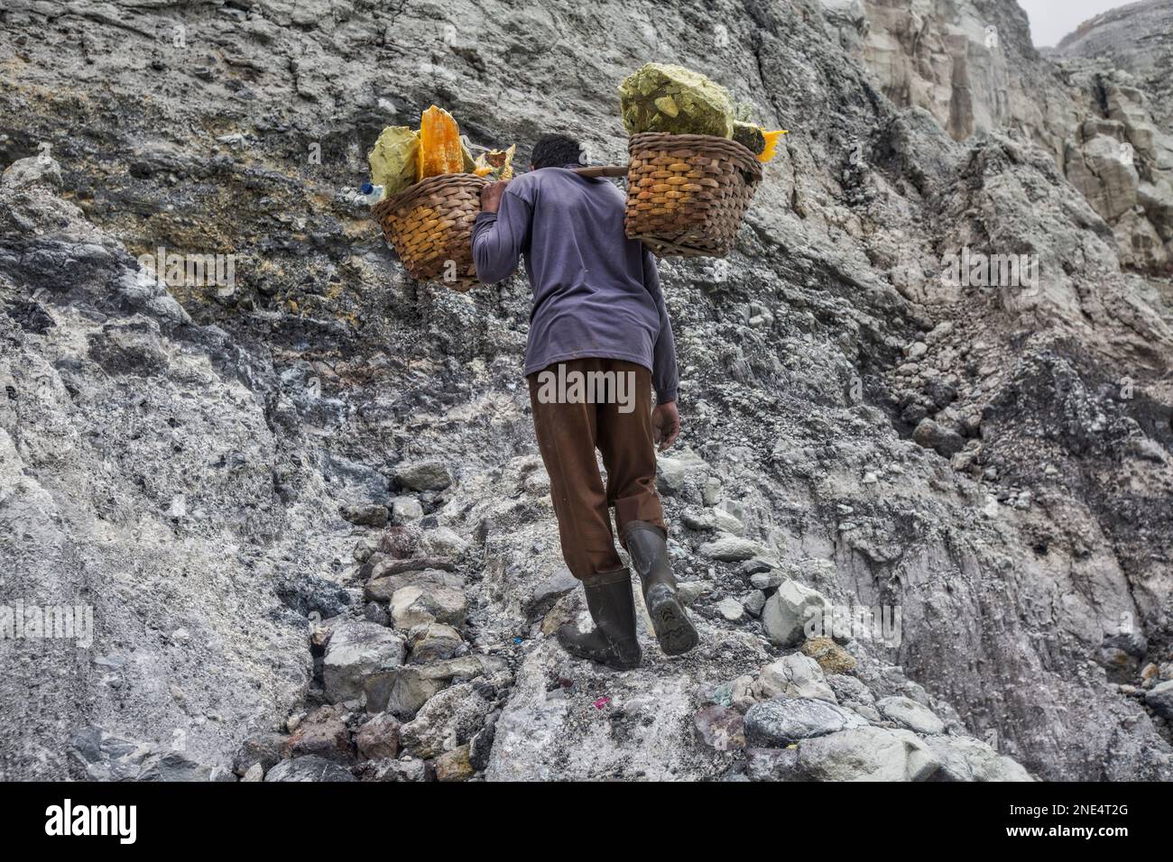 Ijen sulphur mining, Java, Indonesia Stock Photo