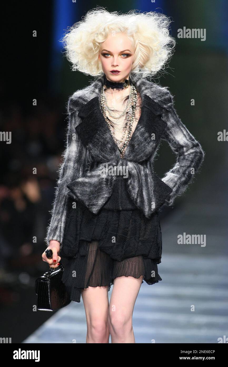 Paris Fashion Week Fall/Winter 2010-2011: John Galliano 