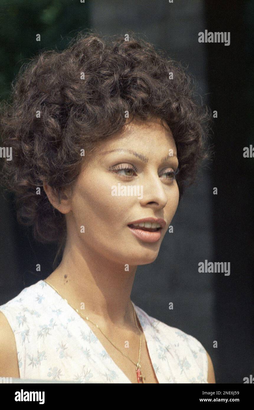 Sophia Loren, starring in Italian film shot in Moscow, June 25, 1969. (AP Photo/Geitsan Stock