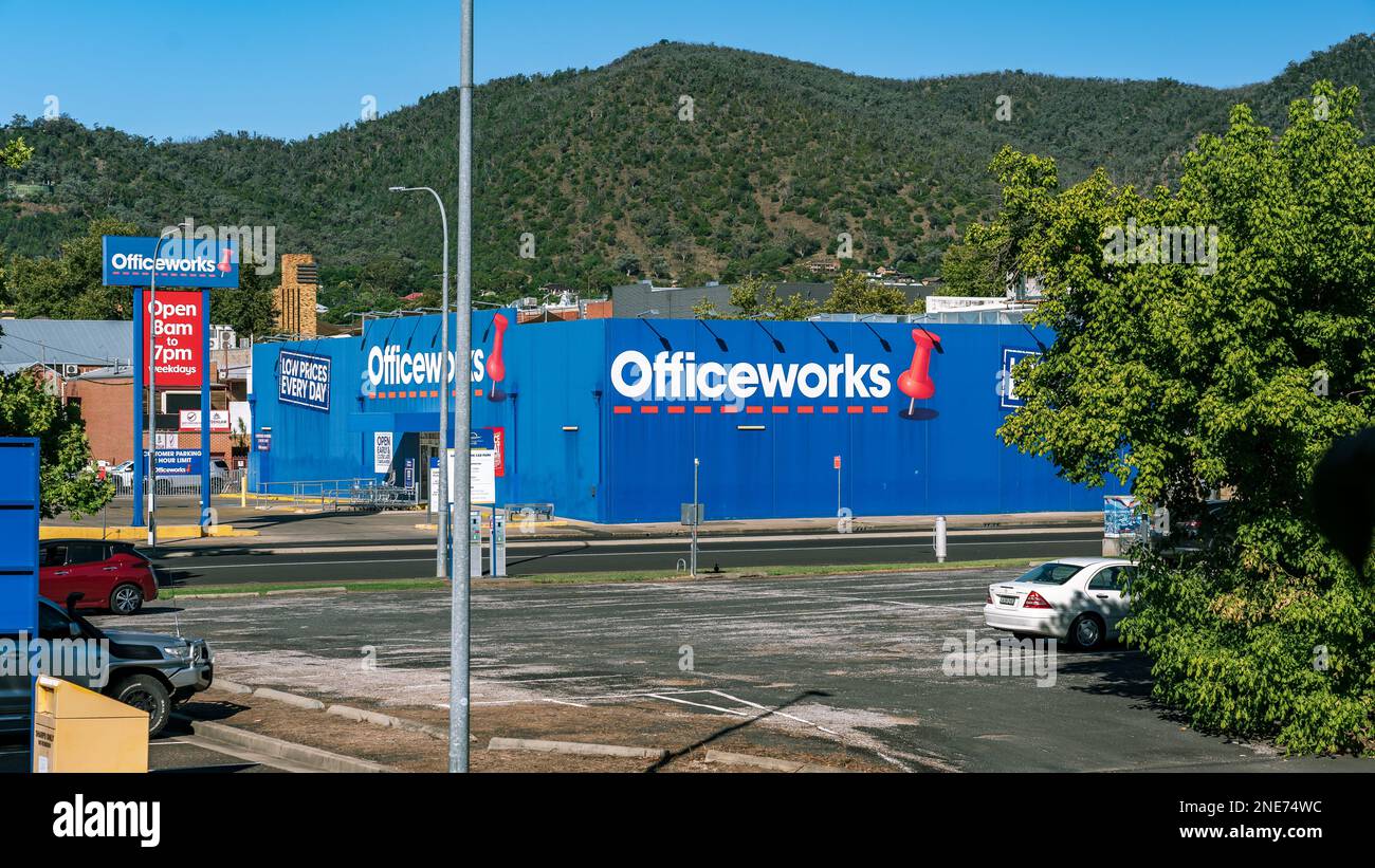 Tamworth, New South Wales, Australia - Officeworks building Stock Photo