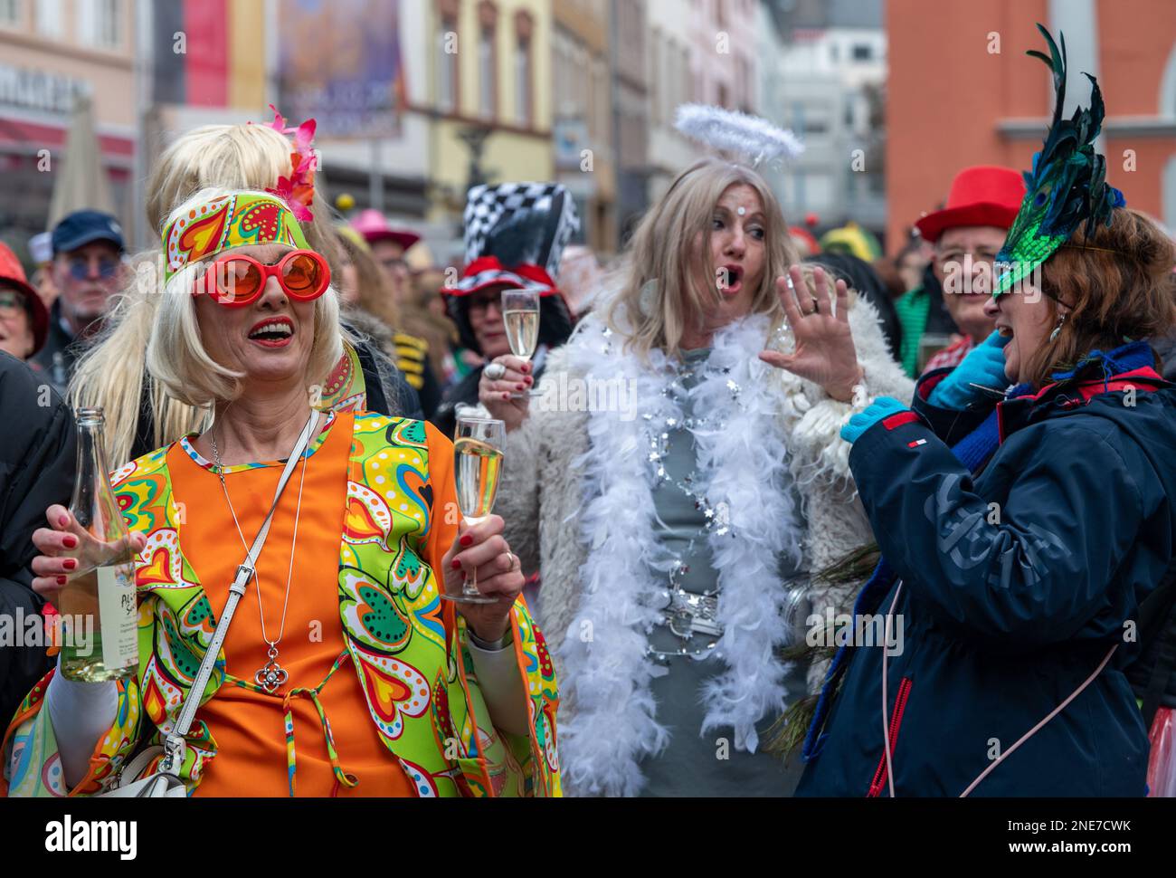 Wittlich, Germany. 16th Feb, 2023. Carnivalists celebrate on
