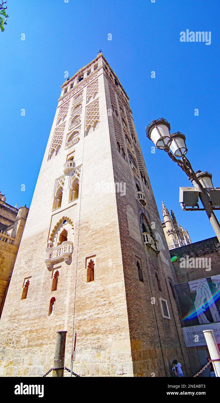 Torre de santa maria catedral hi-res stock photography and images - Alamy