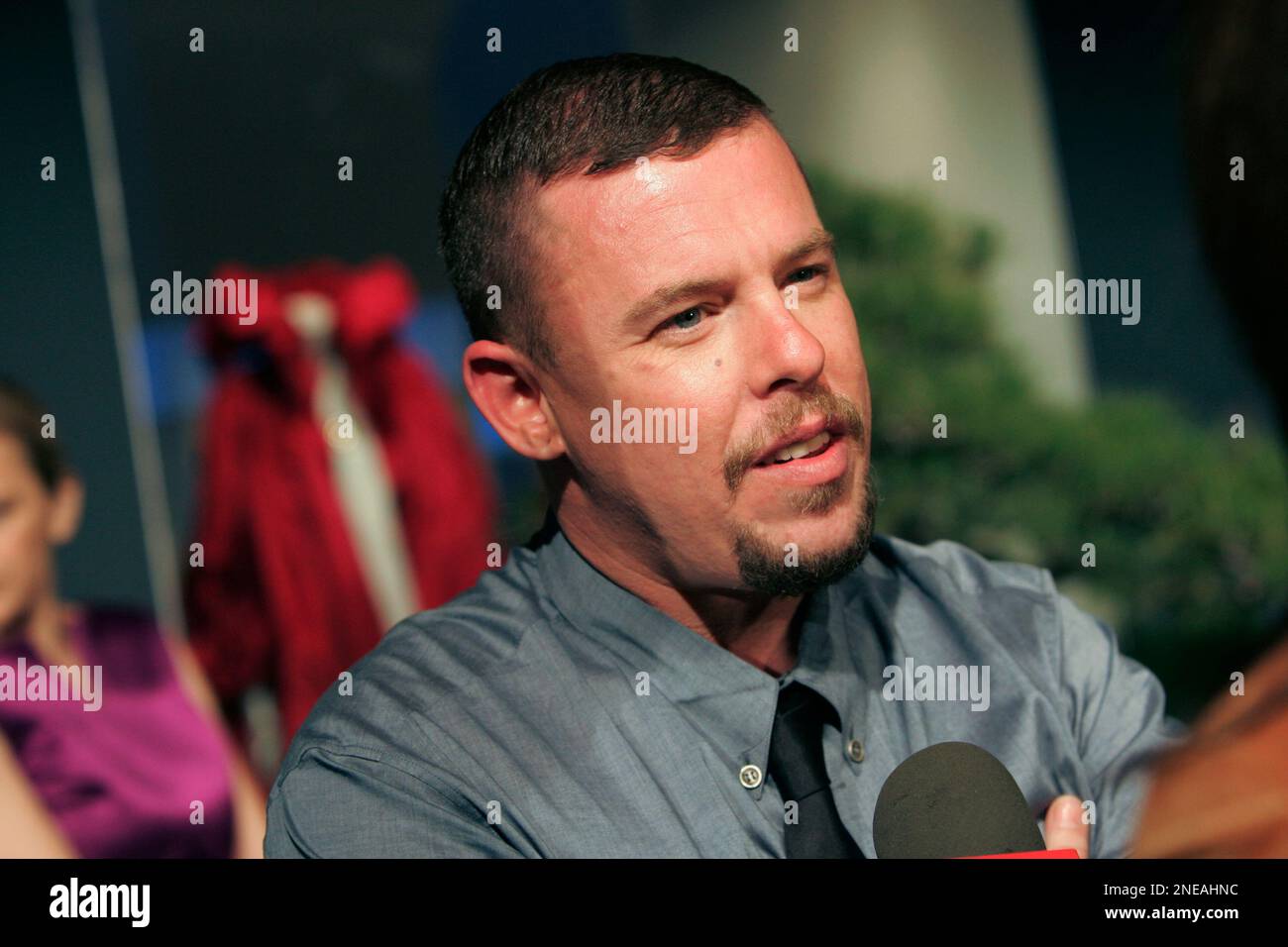 Designer Alexander McQueen dies at 40