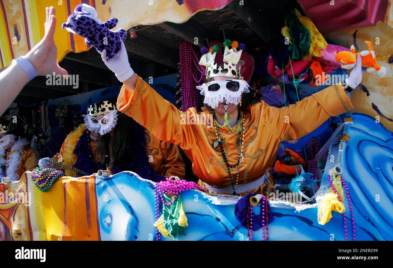 mardi gras float rider universal