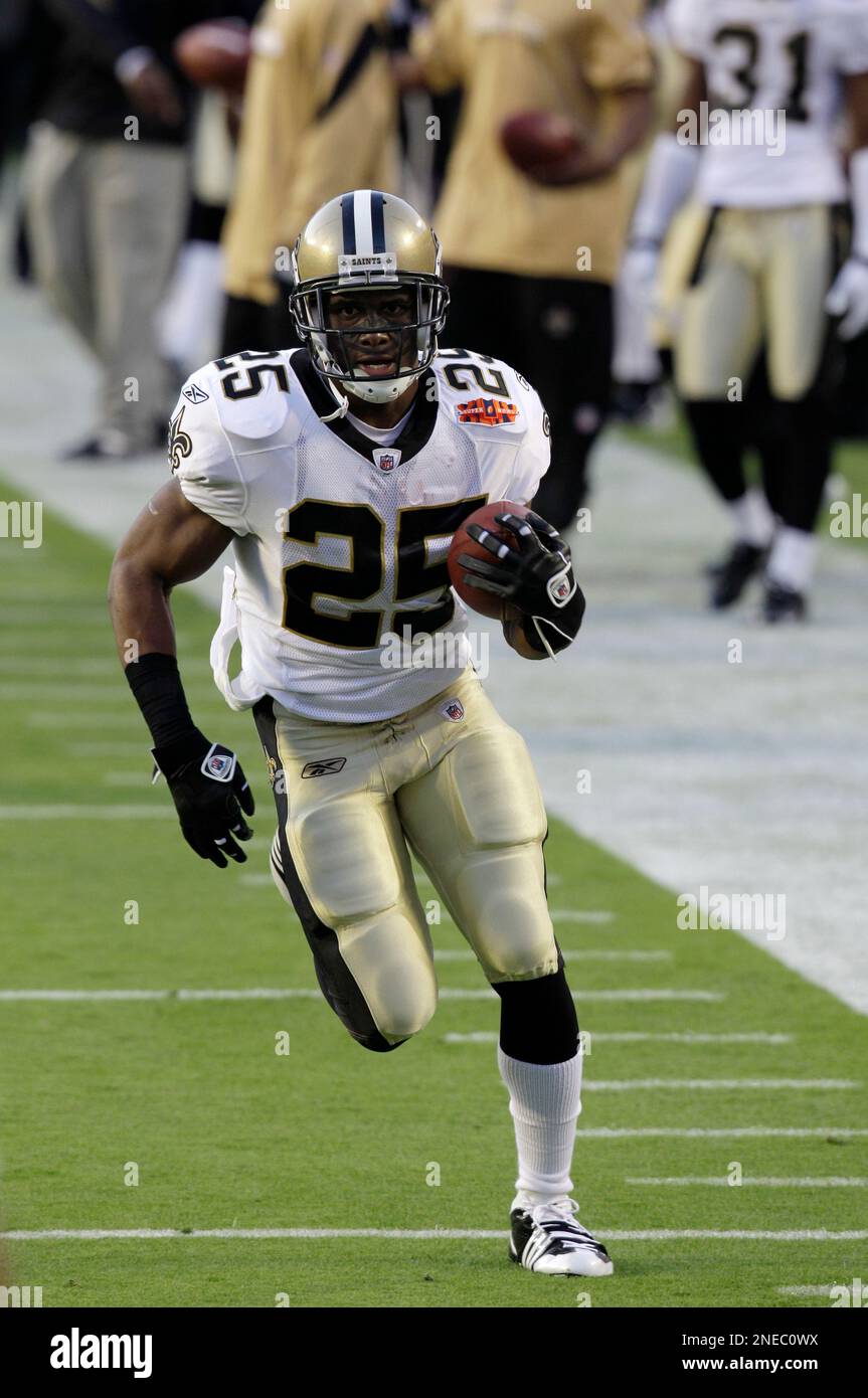 New Orleans Saints running back Reggie Bush (25) and Deuce