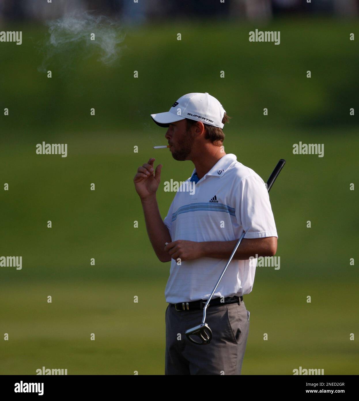 Spencer Levin smoking during the final round of the Farmers Insurance