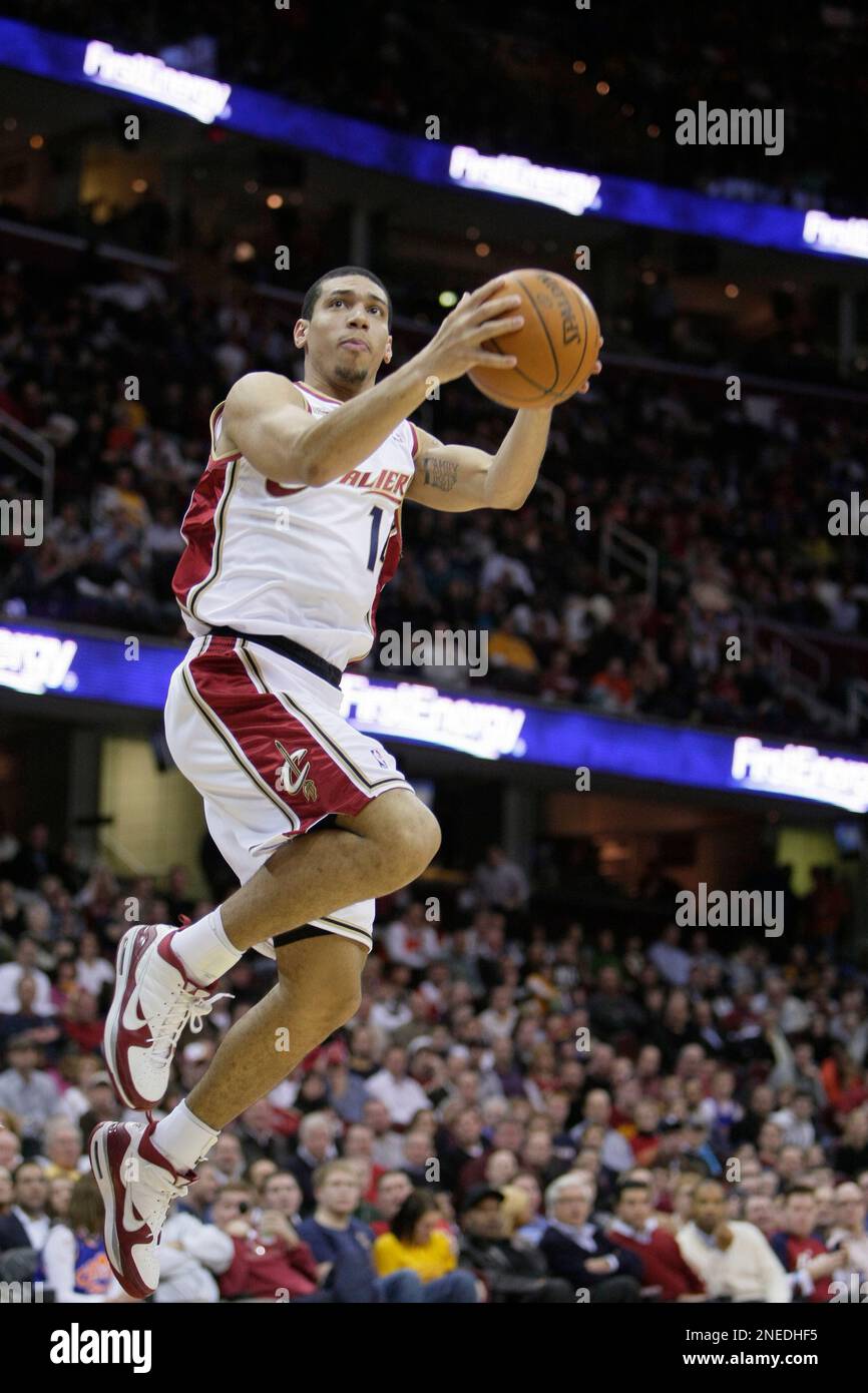 Cleveland Cavaliers Danny Green goes in for ma shot against the Minnesota Timberwolves in an NBA basketball game Wednesday Jan. 27 2010 in Cleveland. AP Photo Mark Duncan Stock Photo Alamy