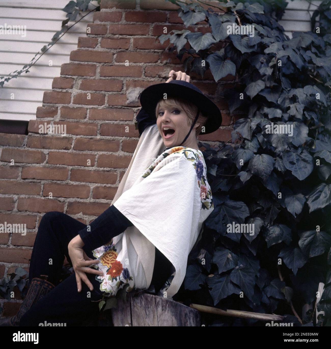 Actress Susan Oliver poses outside her home in Beverly Hills, Calif., Feb.  1964. (AP Photo/Harold Filan Stock Photo - Alamy