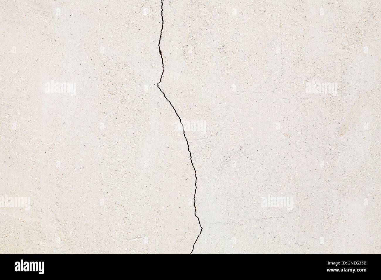 Full frame close-up on a cracked concrete wall Stock Photo - Alamy