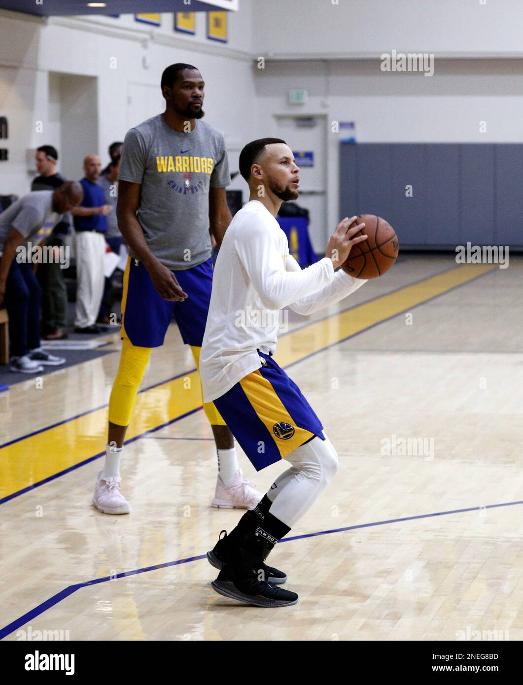 Kevin Durant Workout Routine Warriors' Kevin Durant, (left) and Steph Curry during workouts at their ...