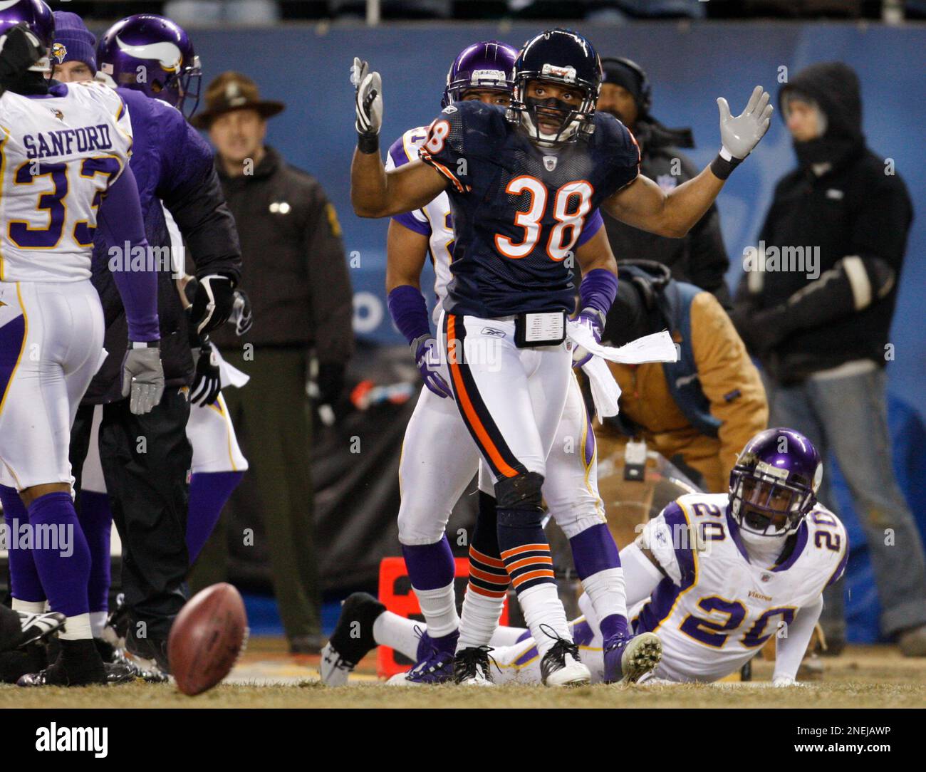 Pittsburgh Steelers tight end Matt Spaeth (89) scores a touchdown against  the Chicago Bears in an NFL football game in Chicago, Sunday, Sept. 20,  2009. (AP Photo/Nam Y. Huh Stock Photo - Alamy