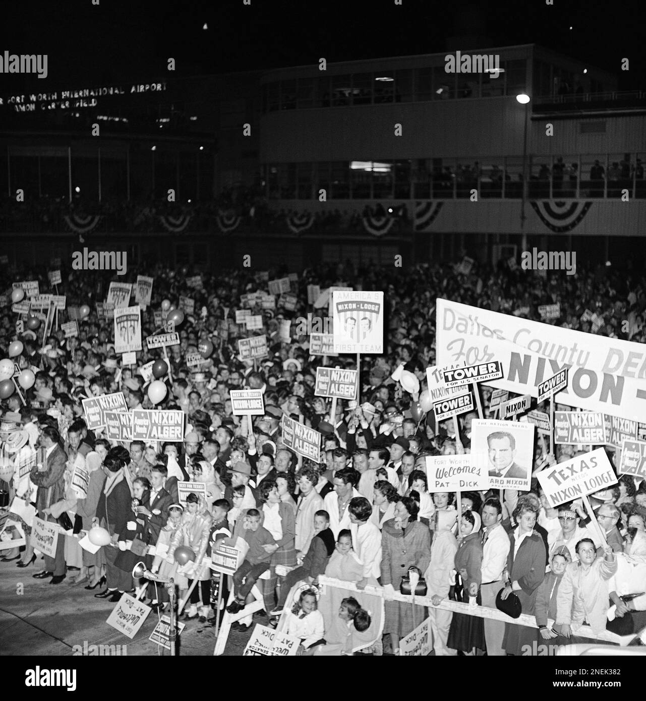 Crowd awaits the arrival of Vice President Richard Nixon at Dallas ...