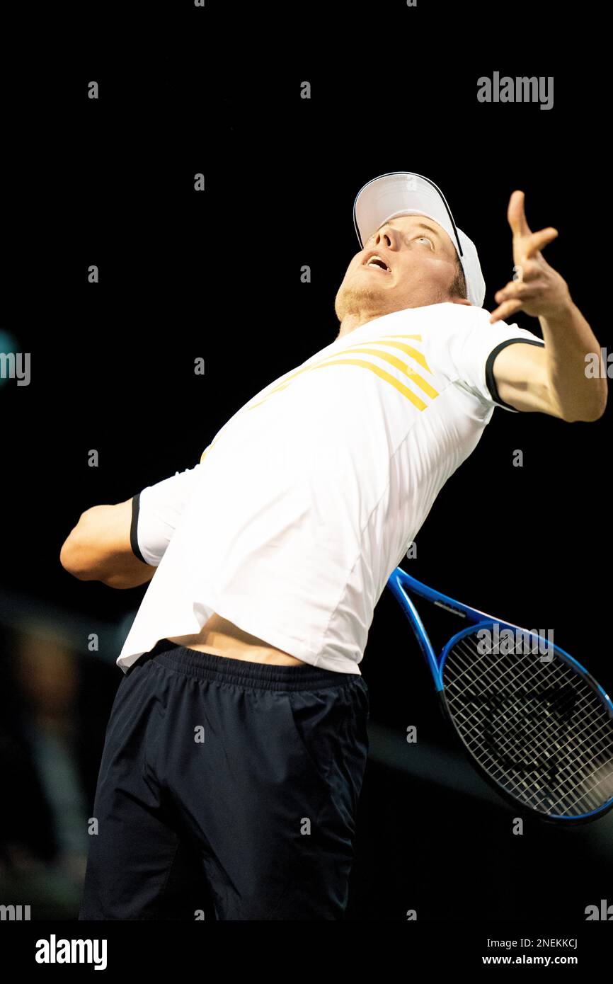 Deuk Precies Overblijvend ROTTERDAM, THE NETHERLANDS - FEBRUARY 15 : Tim van Rijthoven of The  Netherlands in action during the 50th ABN AMRO World Tennis Tournement 2023  at Ahoy on February 15, 2023 in Rotterdam,