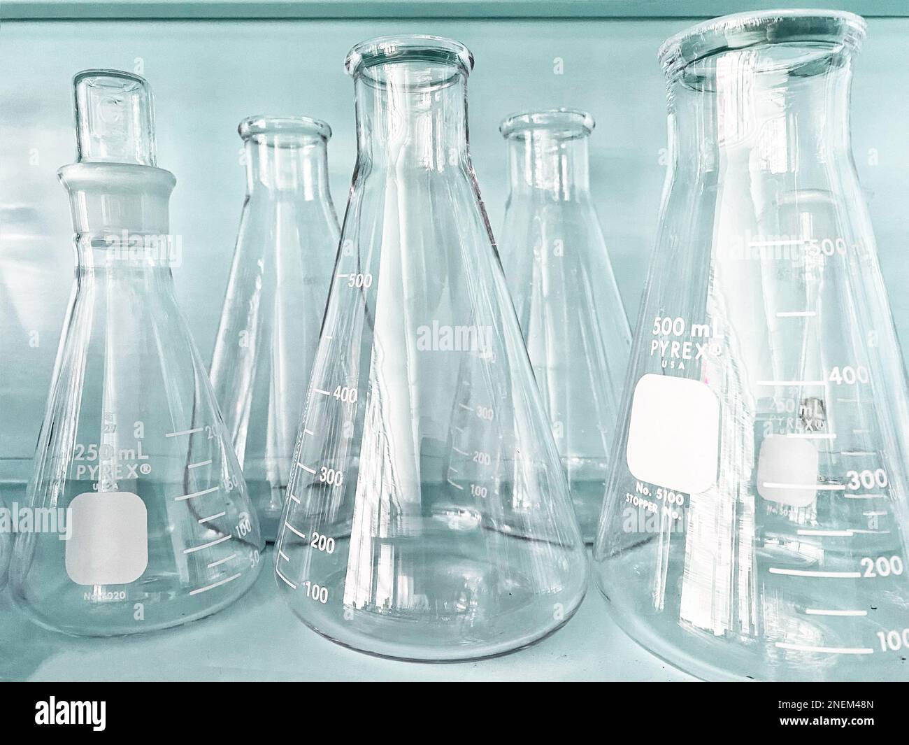 Glassware flask hires stock photography and images Alamy