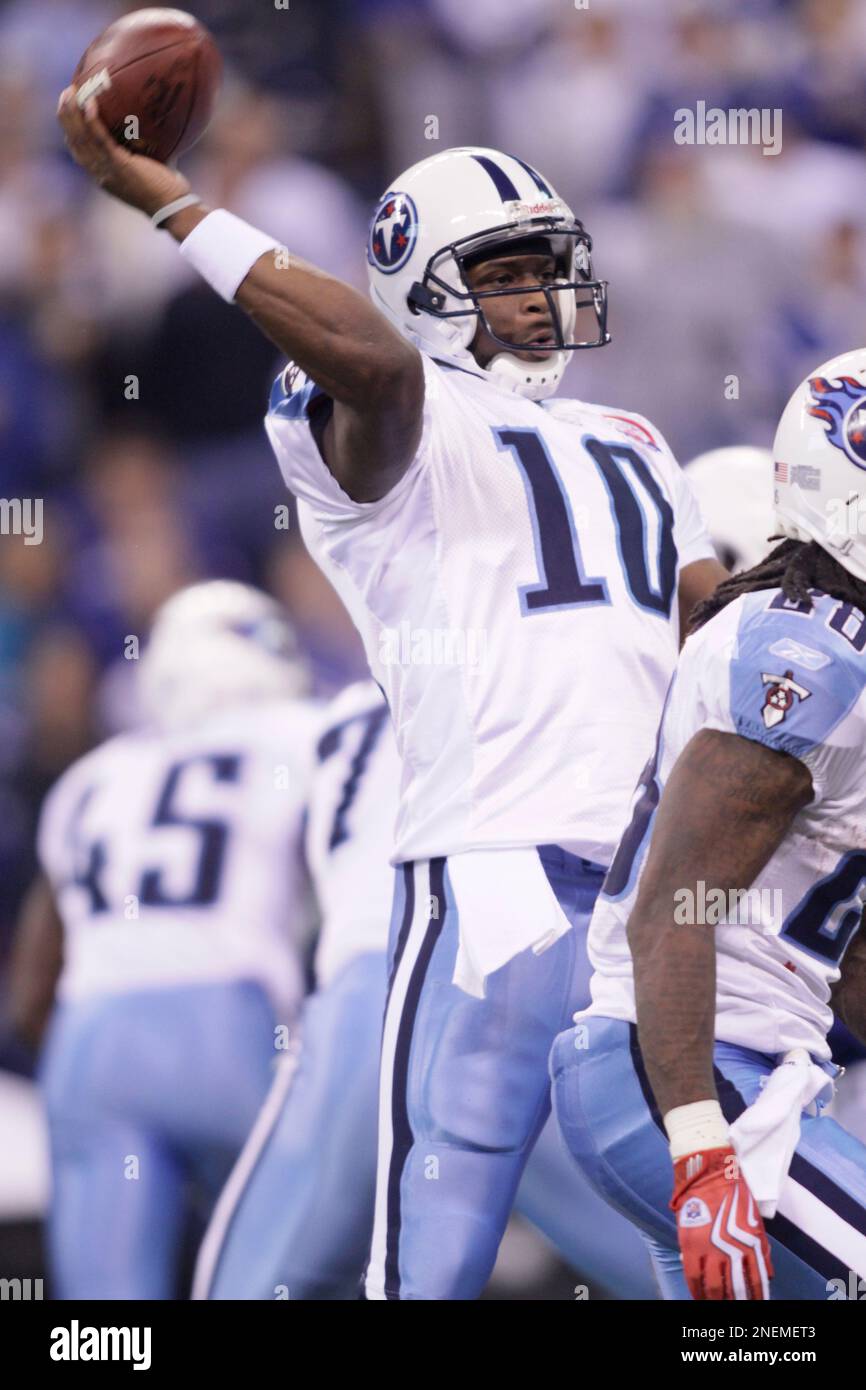 30 December 2007: Tennessee Titans quarterback Vince Young (10) against the  Indianapolis Colts during their NFL game at the RCA Dome in Indianapolis,  Indiana. (Icon Sportswire via AP Images Stock Photo - Alamy