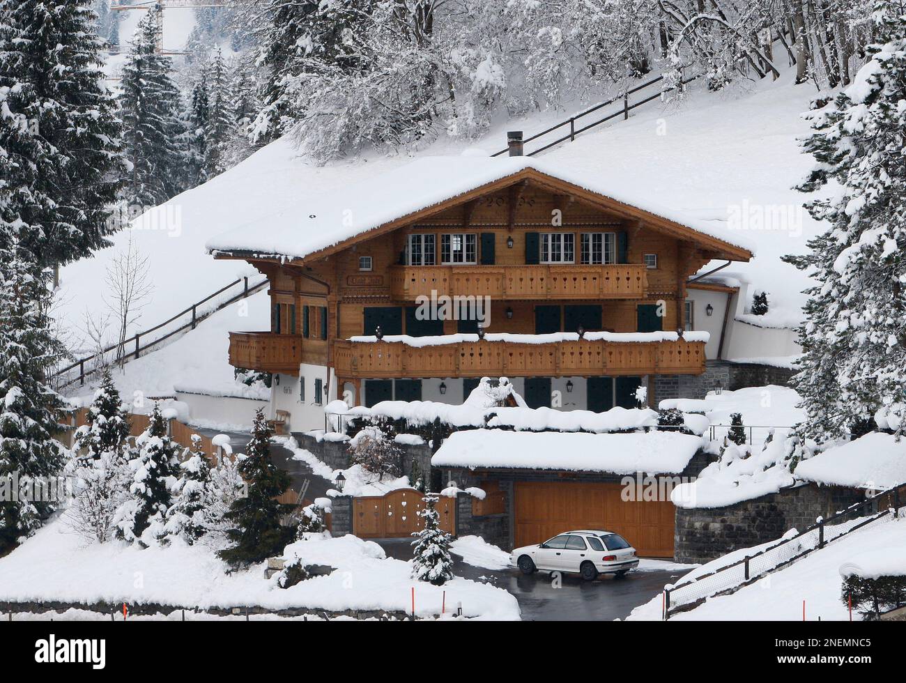 ADVANCE STORY SLUGGED SWITZERLAND-GSTAAD-GLANCE. The chalet of French ...
