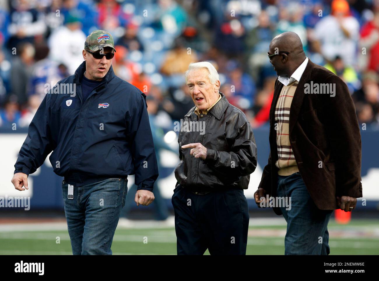 Bruce Smith of the Buffalo Bills Stock Photo - Alamy