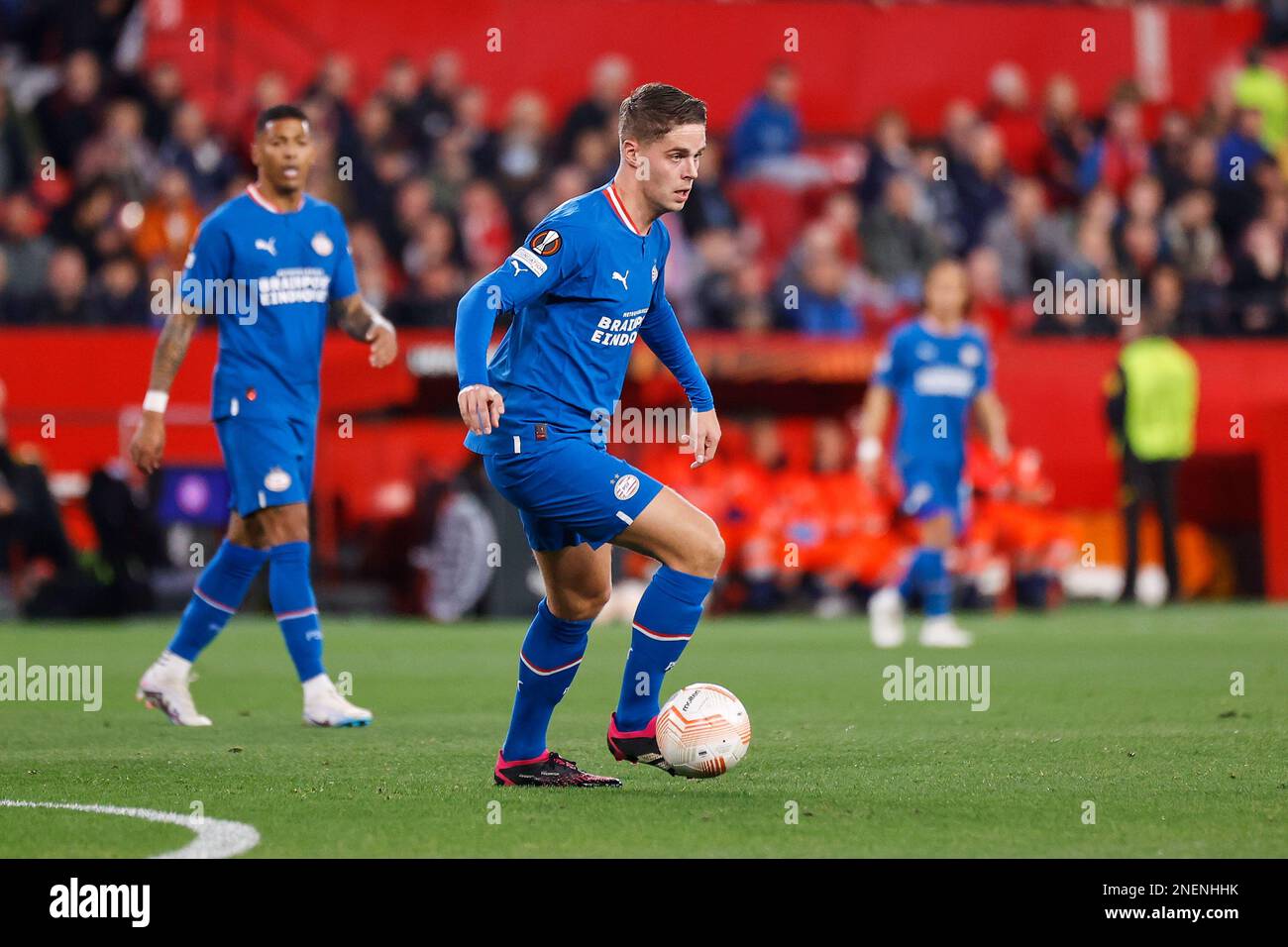 Seville, Spain. 16th Feb, 2023. Joey Veerman (23) of PSV Eindhoven seen during the UEFA Europa League match between Sevilla FC and PSV Eindhoven at Estadio Ramon Sanchez Pizjuan in Seville. (Photo Credit: Gonzales Photo/Alamy Live News Stock Photo