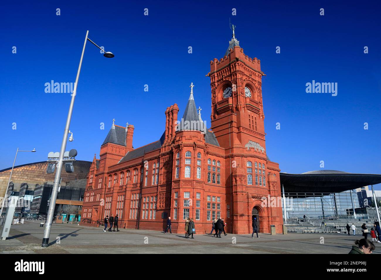 Red Building Cardiff Ornate red brick building and tower hi-res stock photography and images ...