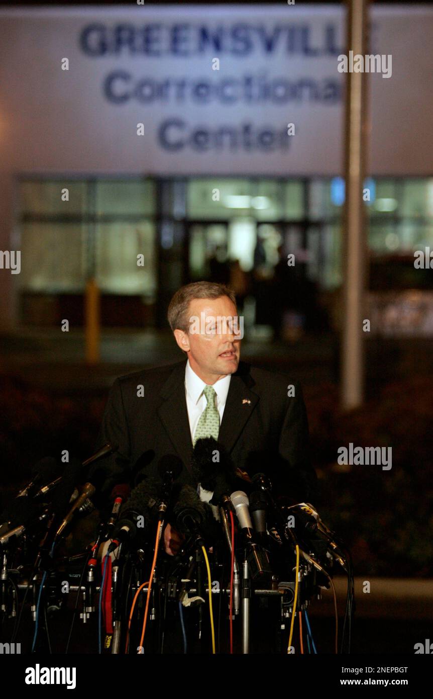 Virginia Department of Corrections spokesman Larry Traylor announces