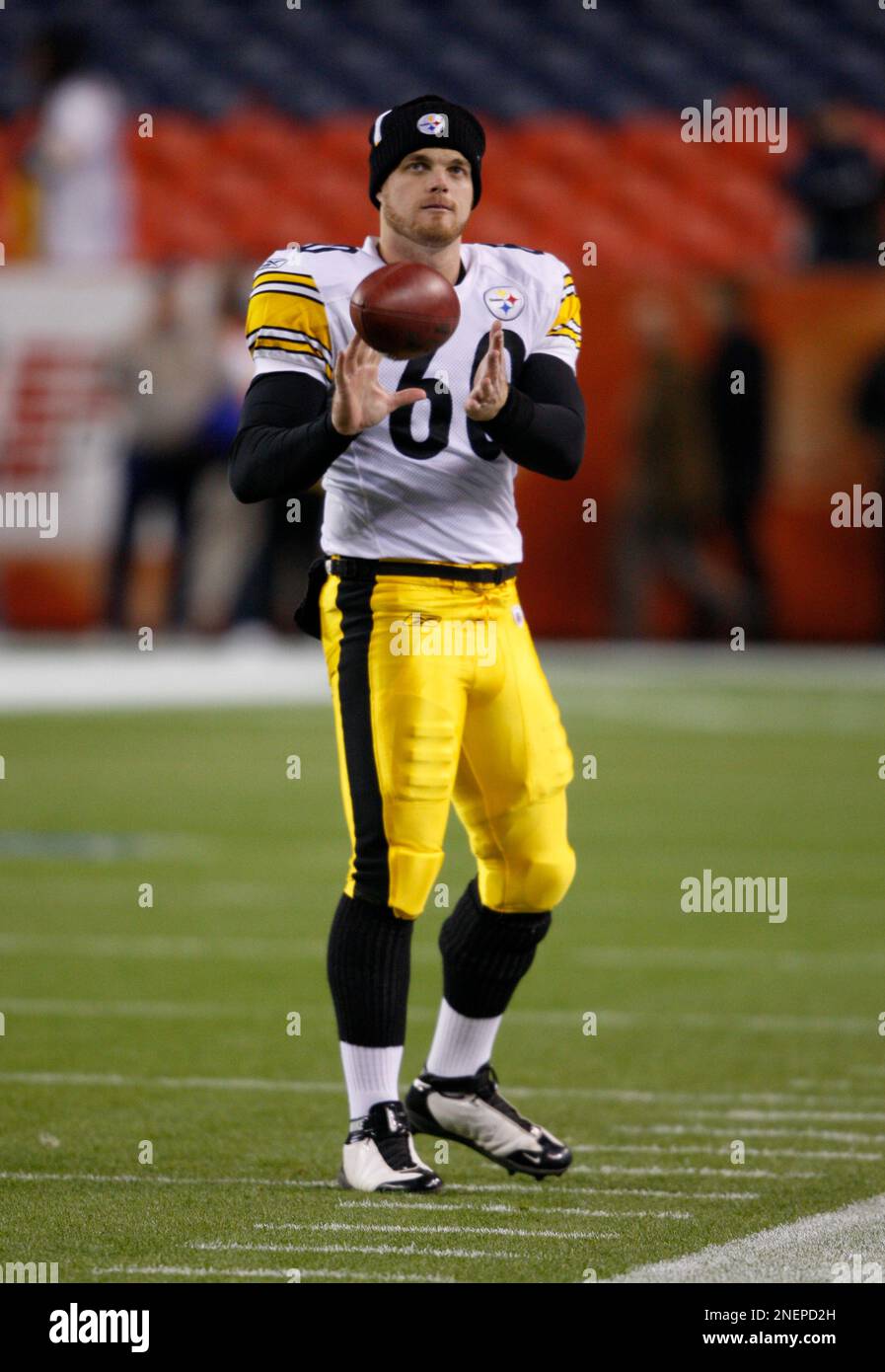 Pittsburgh Steelers center Greg Warren warms up during an NFL football