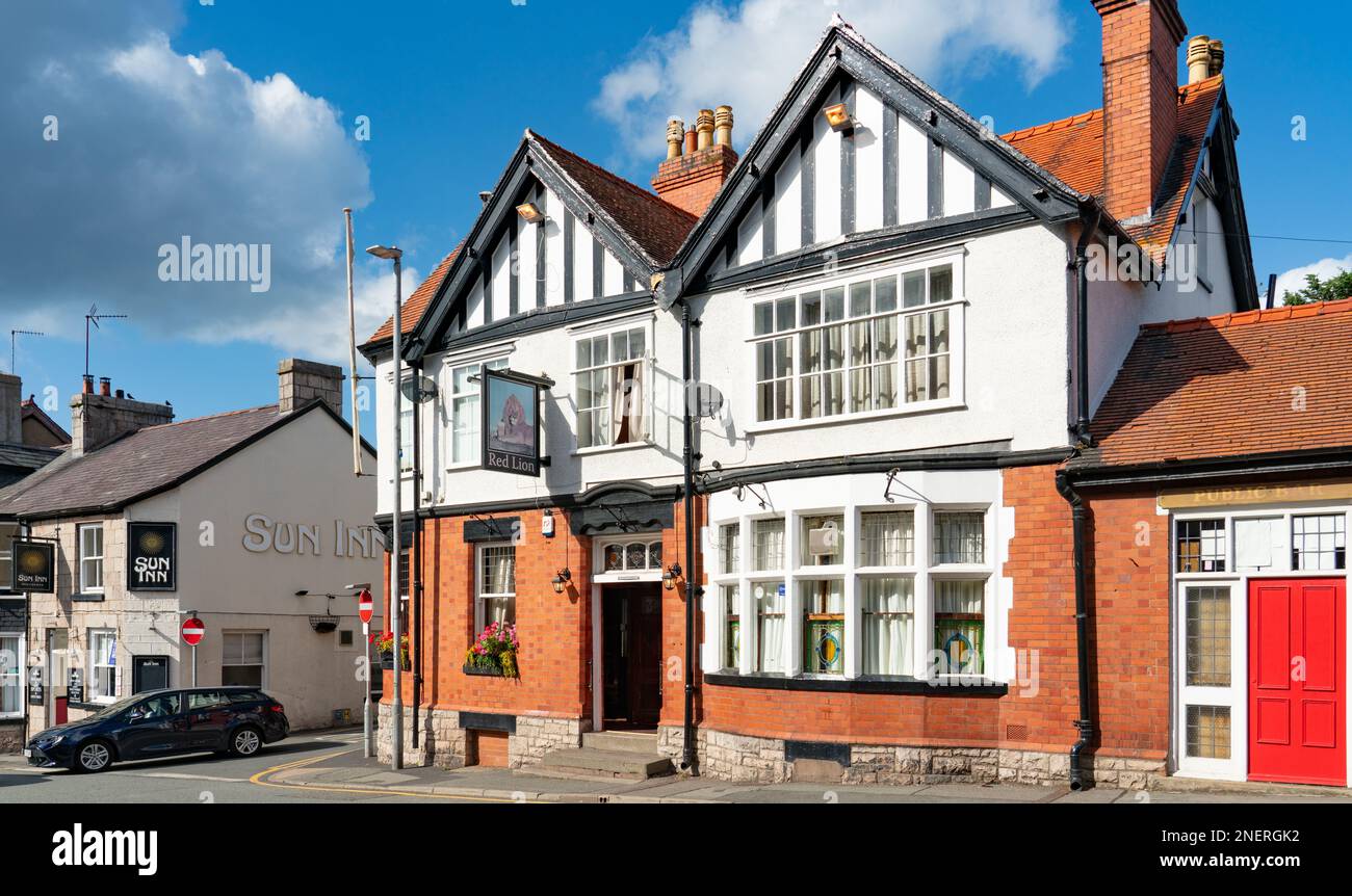 The Red Lion Pub, Abergele Road, Old Colwyn, North Wales. Pictured in ...