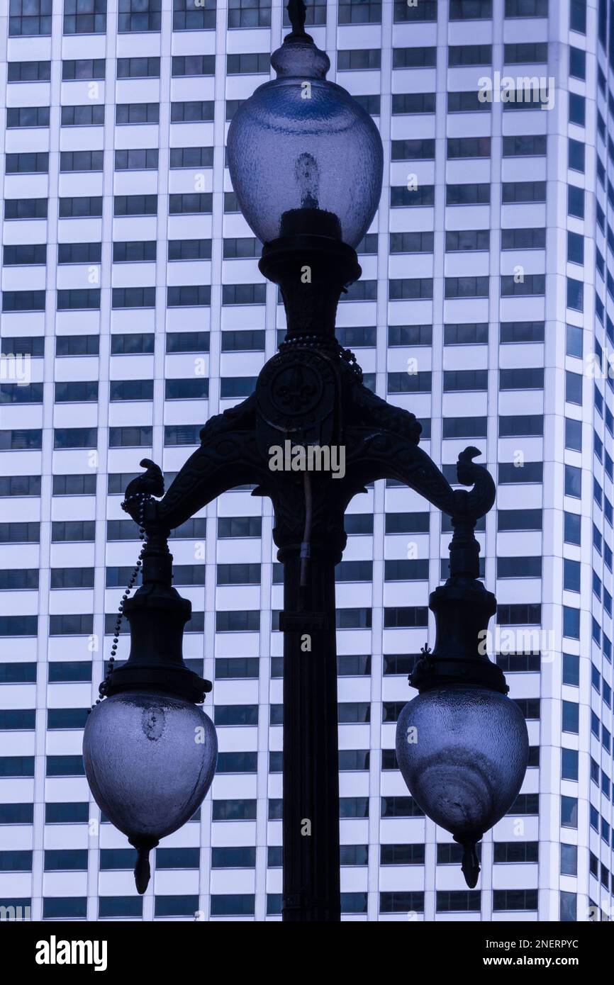 Street lamp silhouette hi-res stock photography and images - Alamy