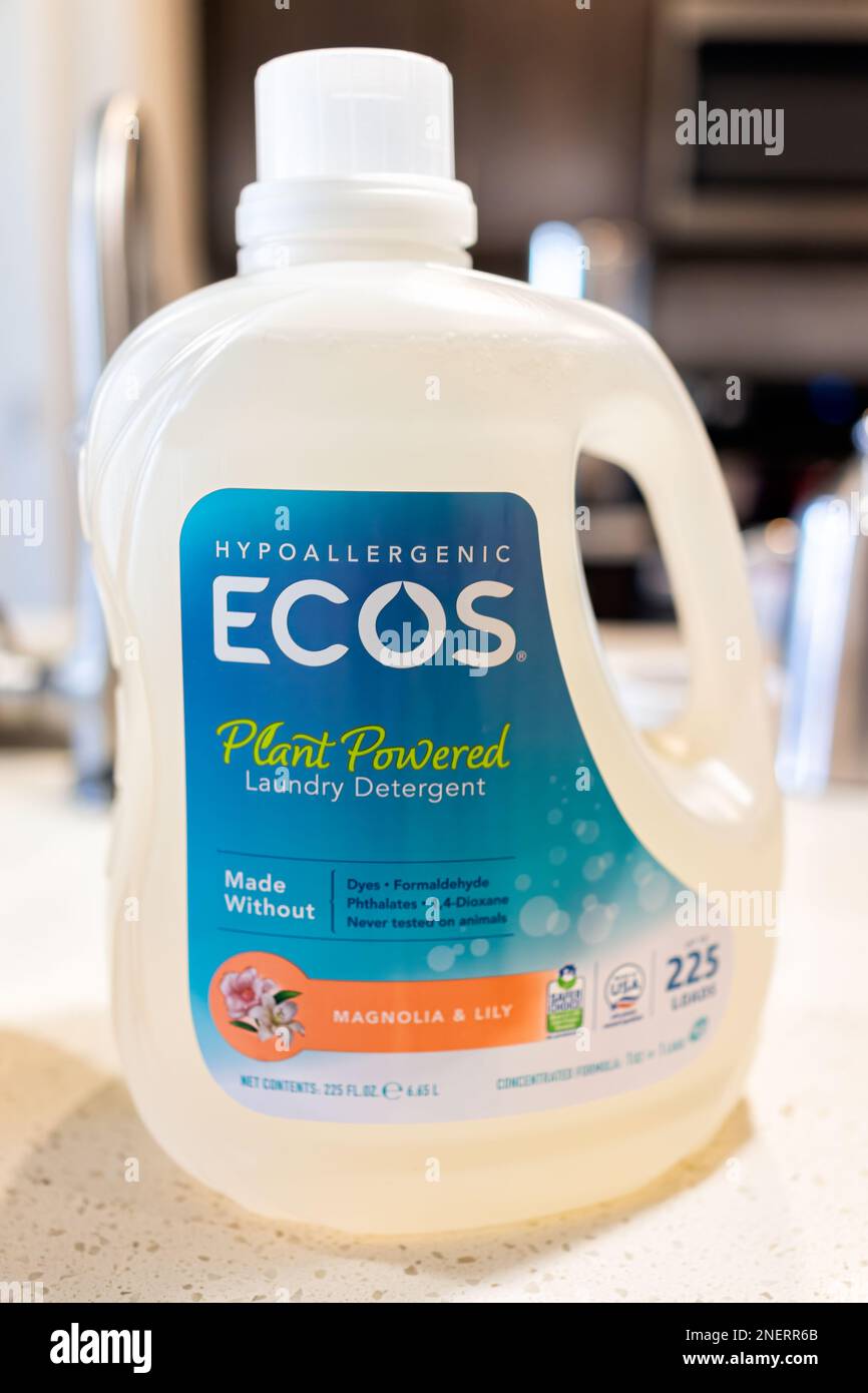 Eco friendly laundry hi-res stock photography and images - Page 4 - Alamy