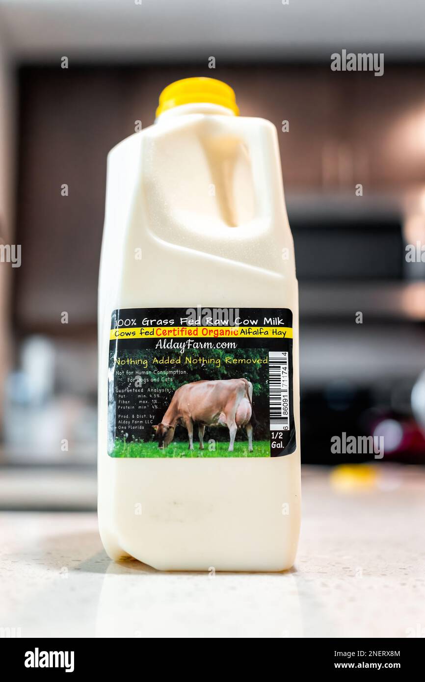 Gallon of milk hi-res stock photography and images - Alamy