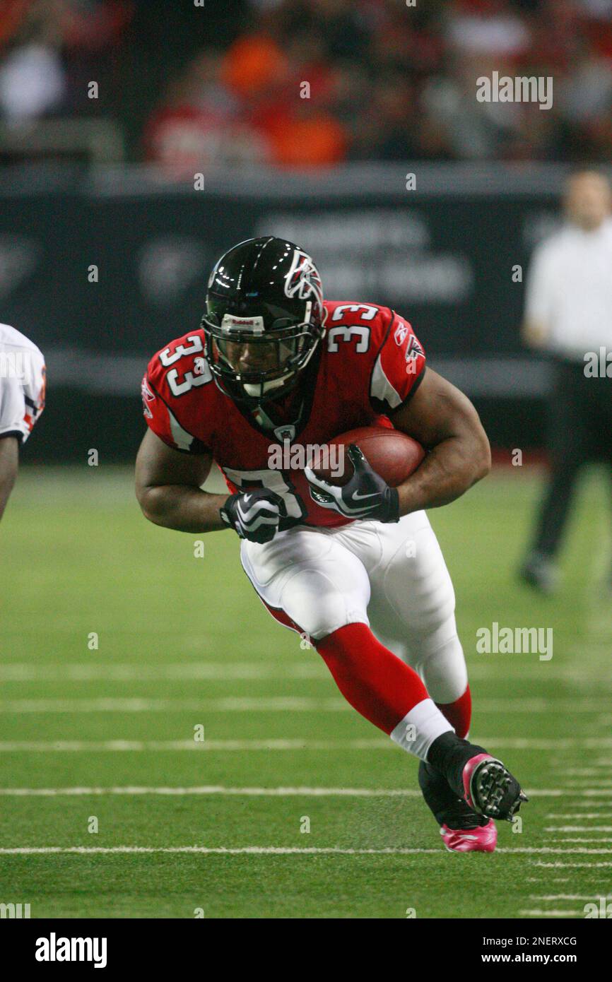 August 21, 2015: Atlanta Falcons running back Michael Ford (38) celebrates  his touchdown run with teammates around him during the NFL game between the  Atlanta Falcons and the New York Jets at