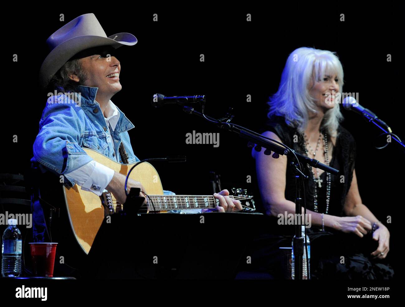 Dwight Yoakam Left And Emmylou Harris Perform Together At The Country