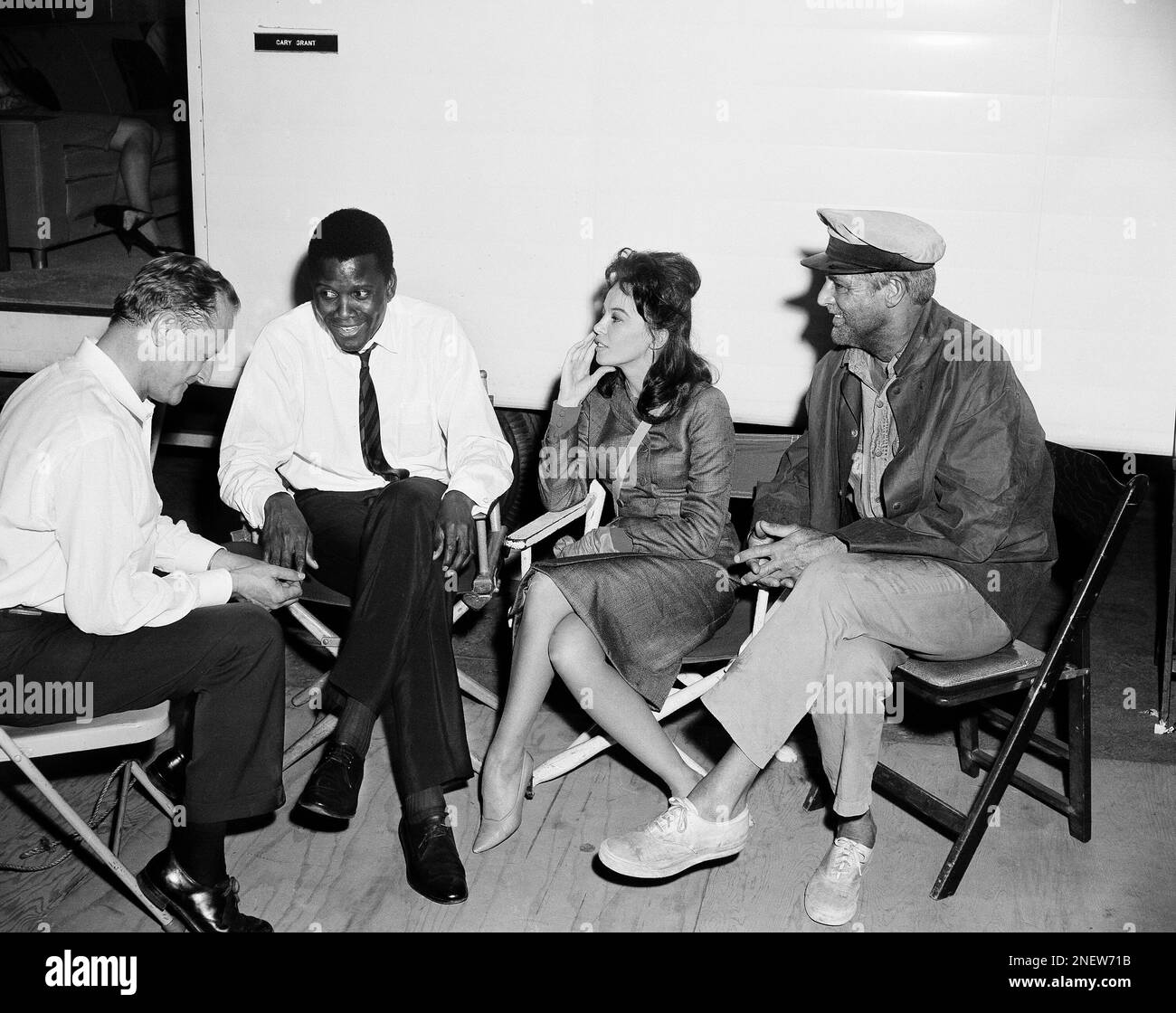 Oscar winner sidney poitier chats with director ralph nelson left