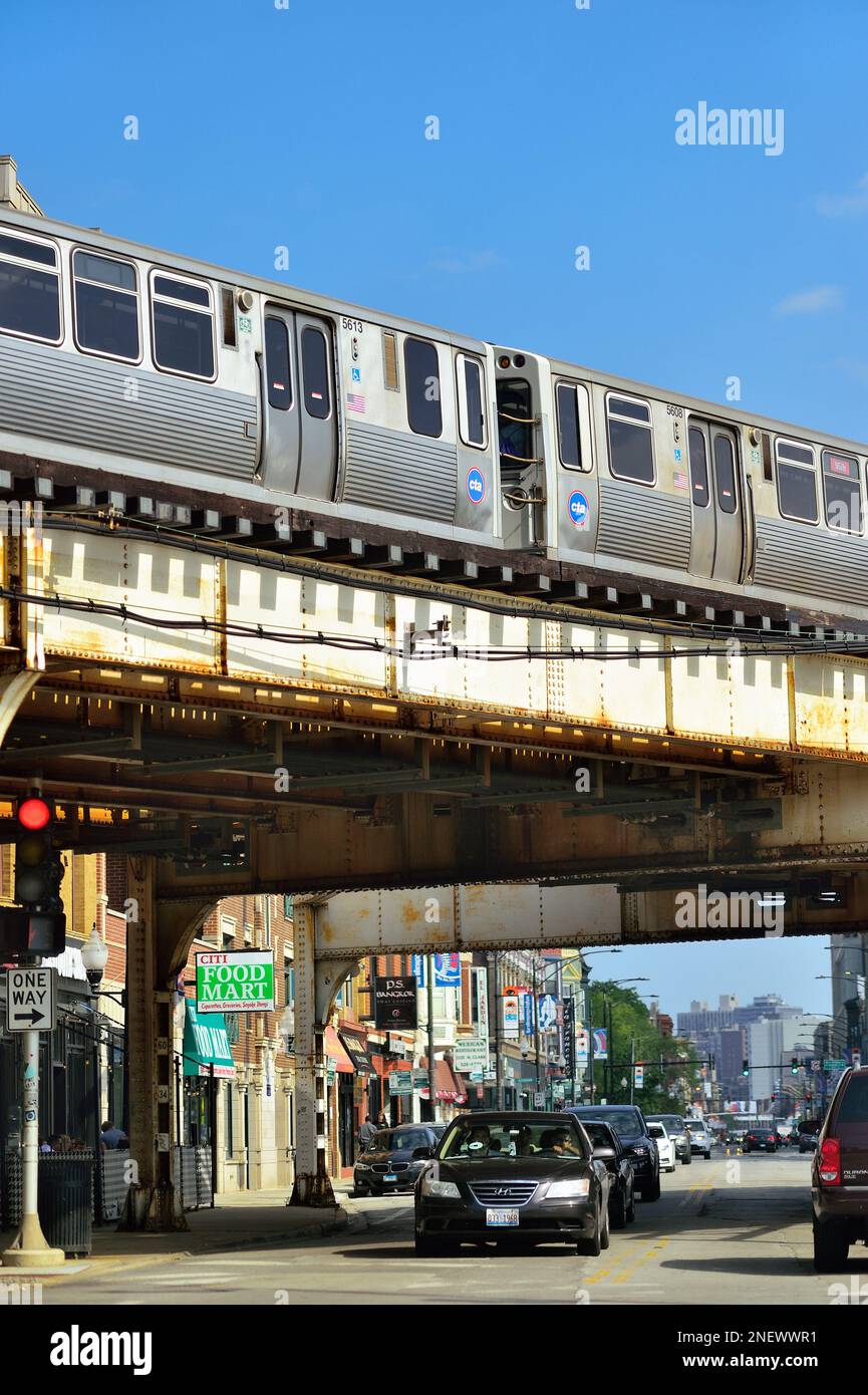 Chicago, Illinois, USA. A CTA Red Line rapid transit train crossing over Clark Street in Chicago's Lakeview neighborhood. Stock Photo