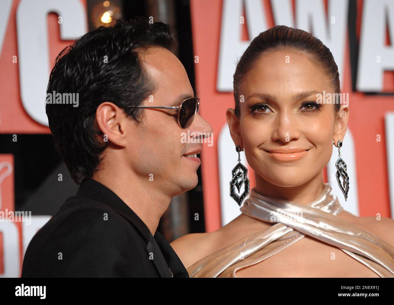 Jennifer Lopez and Marc Anthony arrive at the MTV Video Music Awards at