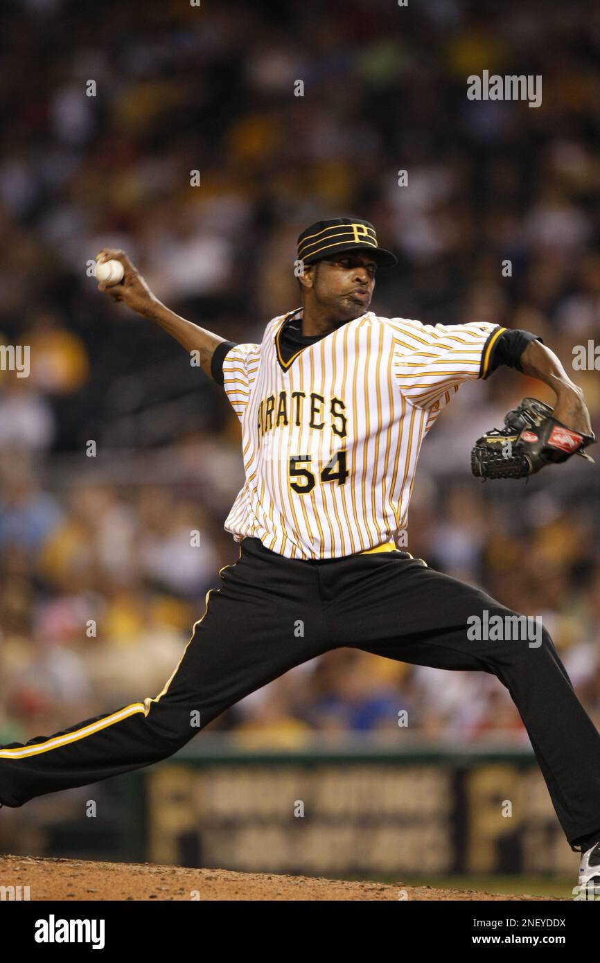 Pittsburgh Pirates relief pitcher Denny Bautista wears a 1979 throwback  uniform while playing in the baseball game against the Cincinnati Reds in  Pittsburgh, Saturday, Aug. 22, 2009. (AP Photo/Keith Srakocic Stock Photo -  Alamy