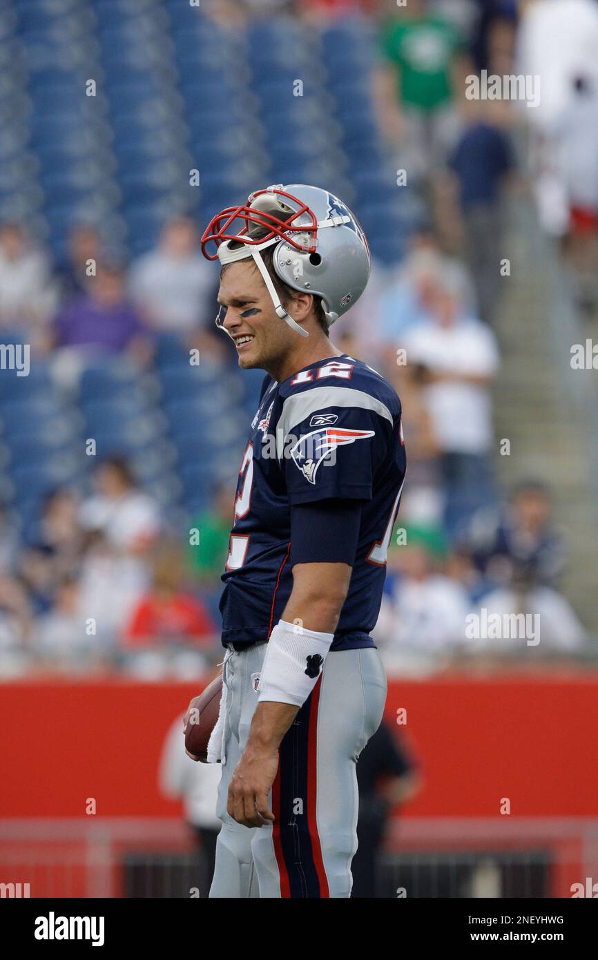 New England Patriots quarterback Tom Brady calls signals against the Miami  Dolphins at Landshark stadium in Miami on December 6, 2009 Stock Photo -  Alamy