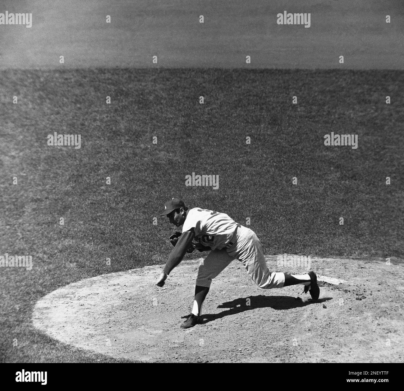 Sandy Koufax of Los Angeles Dodgers bears down as he hurls against Chicago  Cubs on April 22, 1966 in Chicago, completing his first full game of the  new season. He struck out