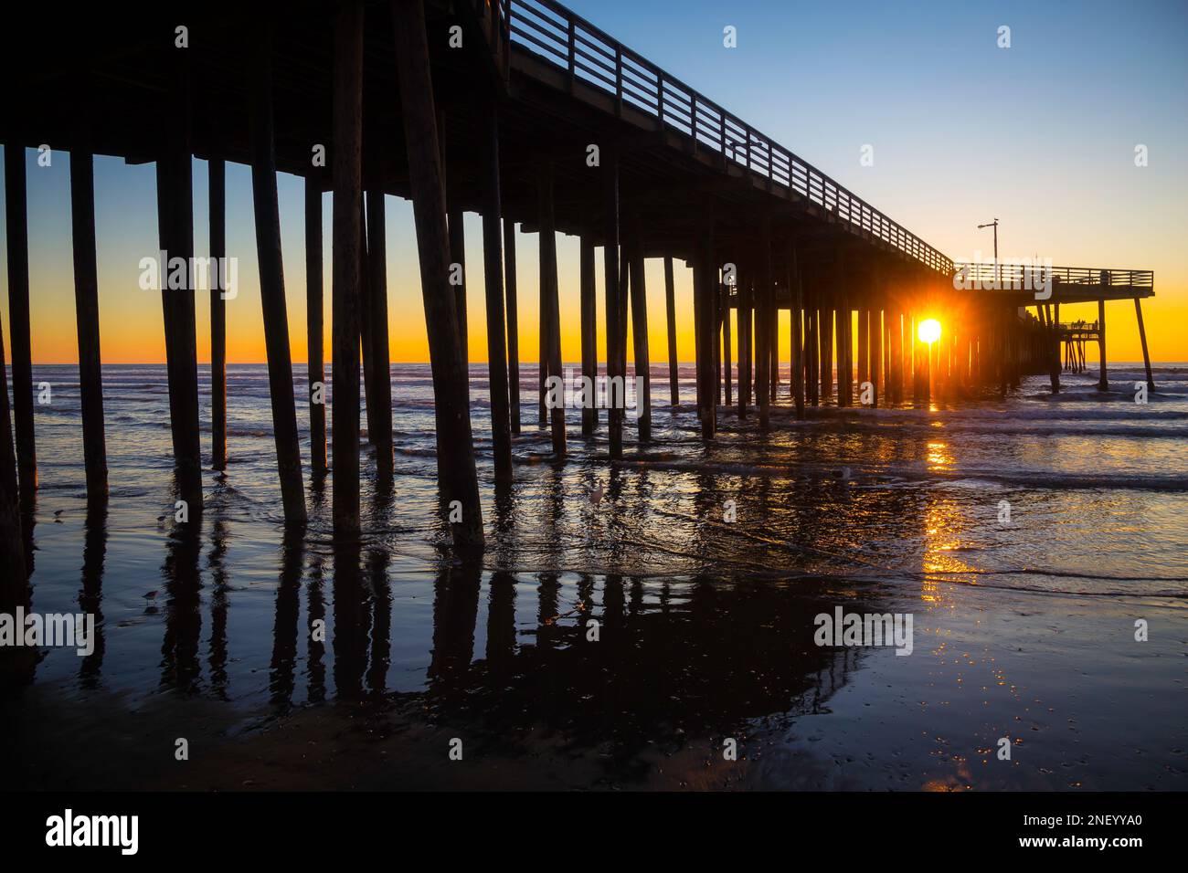 Sunset At The End Of The Pier At Pismo Beach California Pacific Ocean Sunset At The End Of The Pier At Pismo Beach California Pacific Ocean