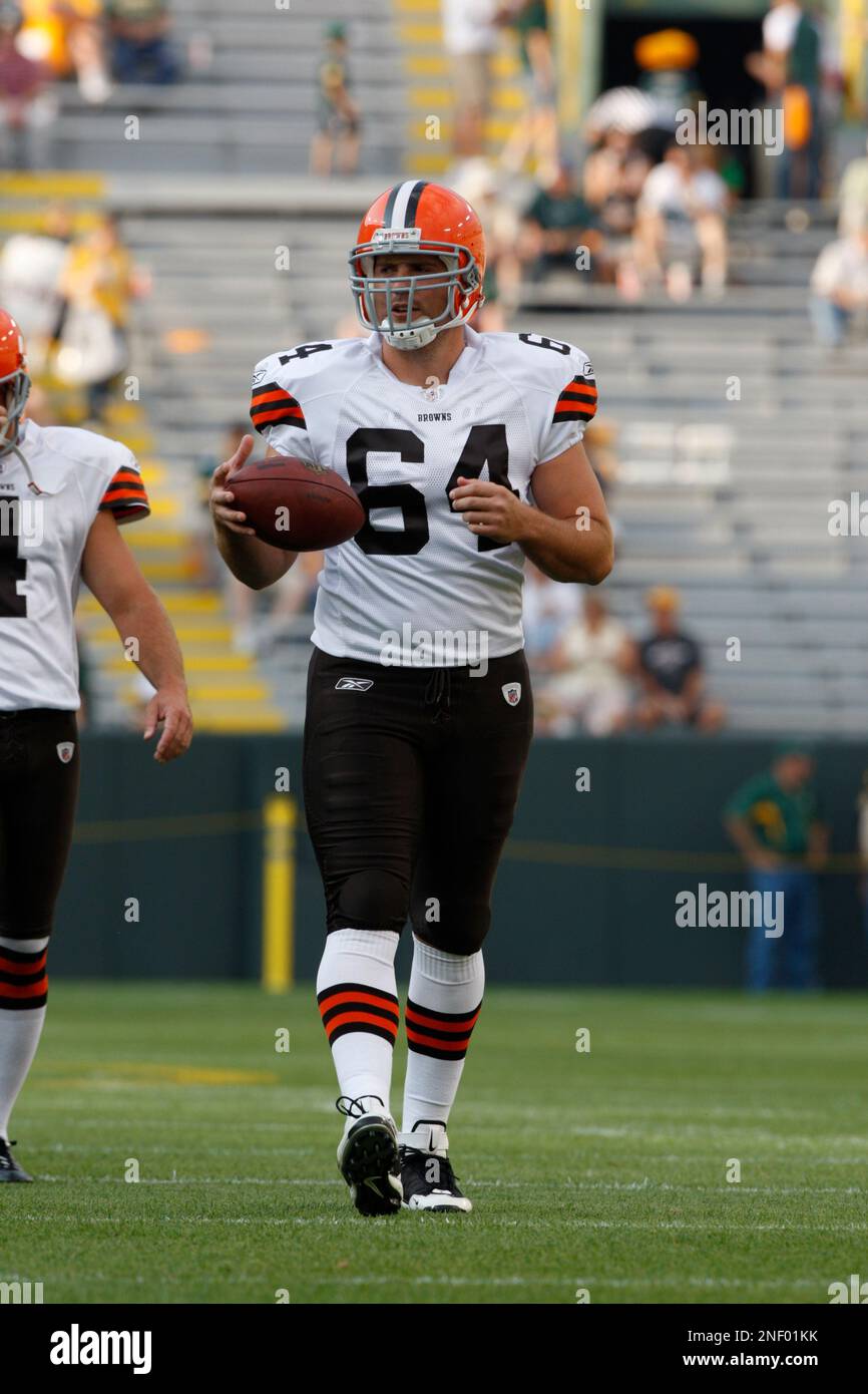 Cleveland Browns center Ryan Pontbriand (64) before an exhibition football  game Saturday, Aug. 15, 2009, in Green Bay, Wis. (AP Photo/Jim Prisching  Stock Photo - Alamy