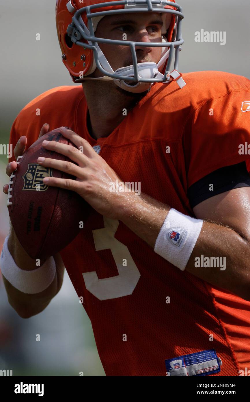 Cleveland Browns quarterback Derek Anderson at the Cleveland Browns NFL  football training camp Tuesday, Aug. 11, 2009, in Berea, Ohio. (AP  Photo/Tony Dejak Stock Photo - Alamy