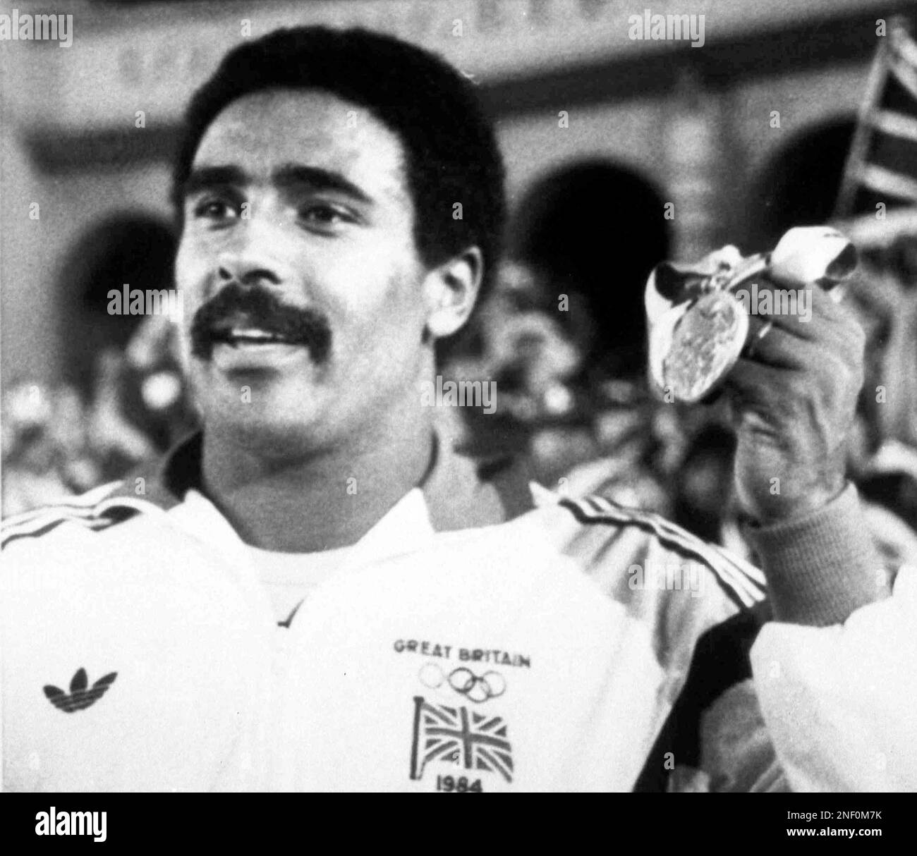 Photo De Presse Originale 1984 – Daley Thompson Tir – Jeux Olympiques été