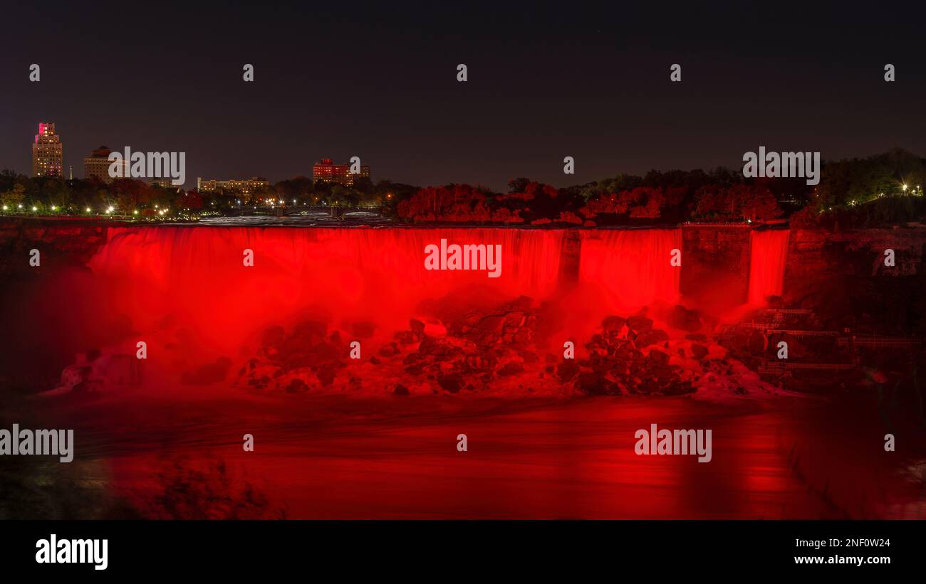 niagara falls lit up for indian independence day