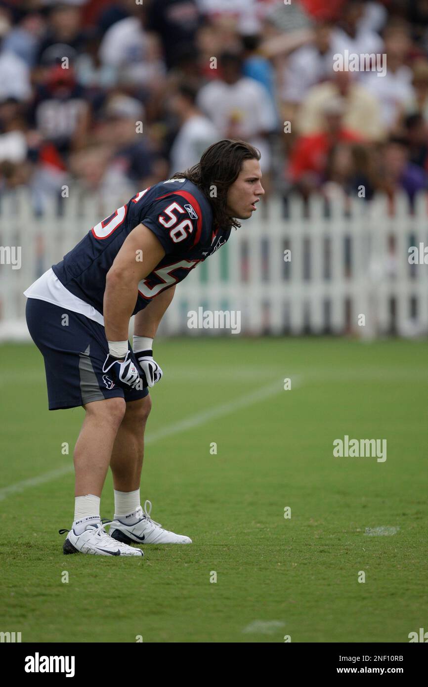 Houston Texans inside linebacker Brian Cushing (56) cools off during an NFL  football training camp at the Methodist Training Center on Sunday August 2,  2015 in Houston. (AP Photo/Bob Levey Stock Photo - Alamy