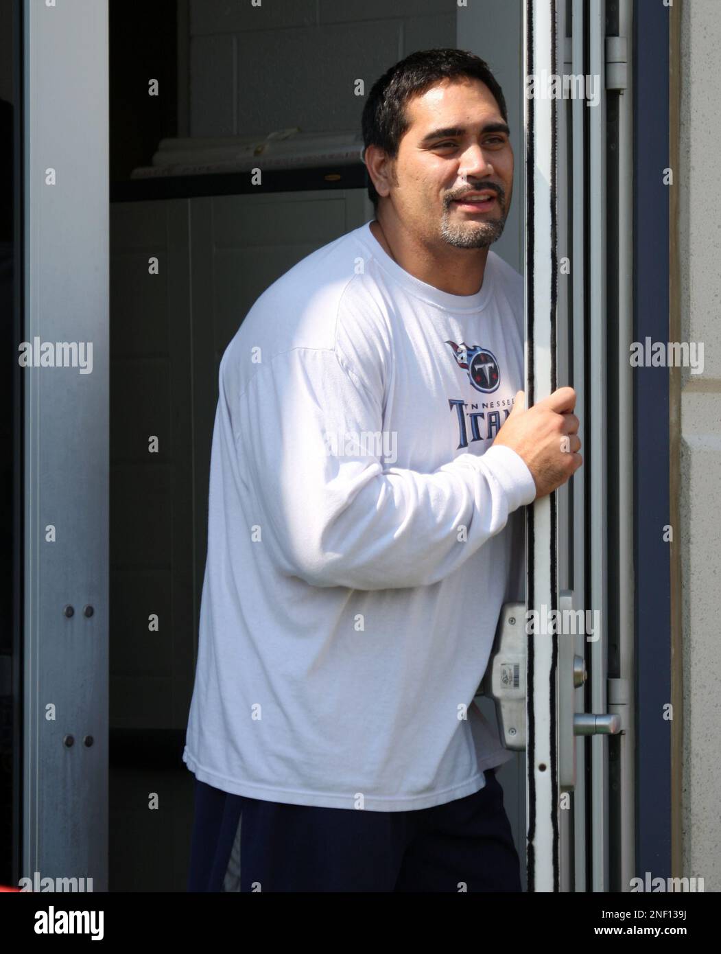 FILE - In this Sept. 28, 2008, file photo, Tennessee Titans center Kevin  Mawae (68) looks on during in the first quarter of an NFL football game  against the Minnesota Vikings in