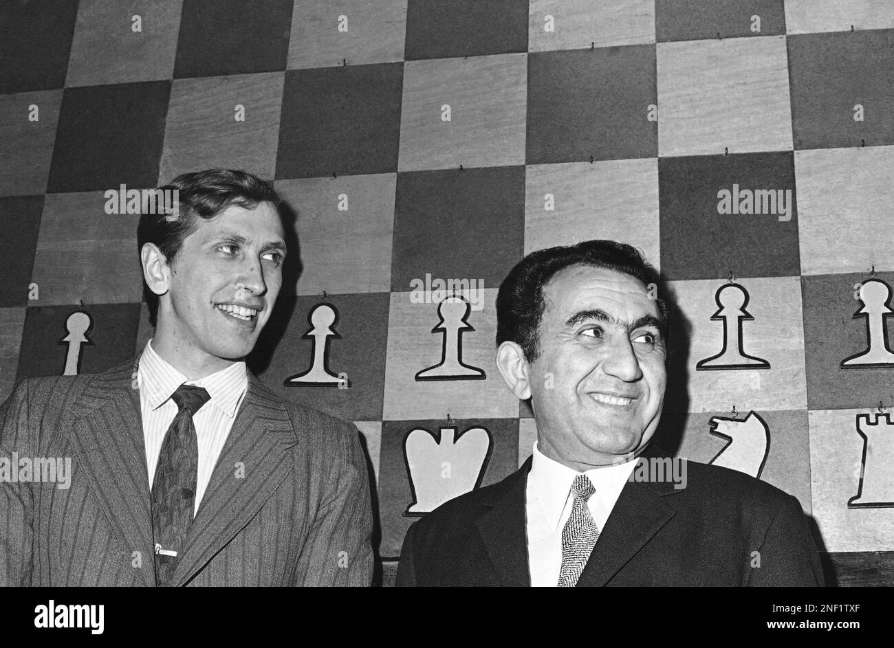 4 DAMAS - TIGRAN PETROSIAN X BOBBY FISCHER - MINHAS MELHORES