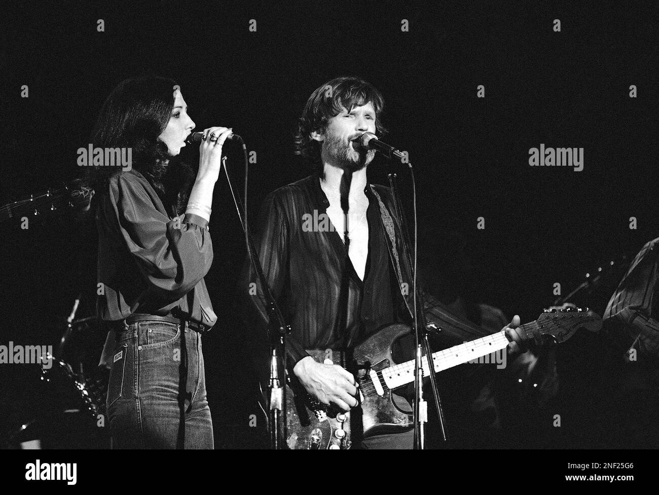 Kris Kristofferson sings with his wife Rita Coolidge in 1973. (AP Photo