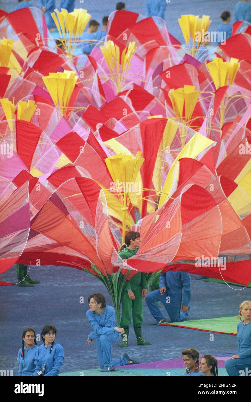 olympic-performers-dressed-as-flowers-parade-into-the-olympic-stadium